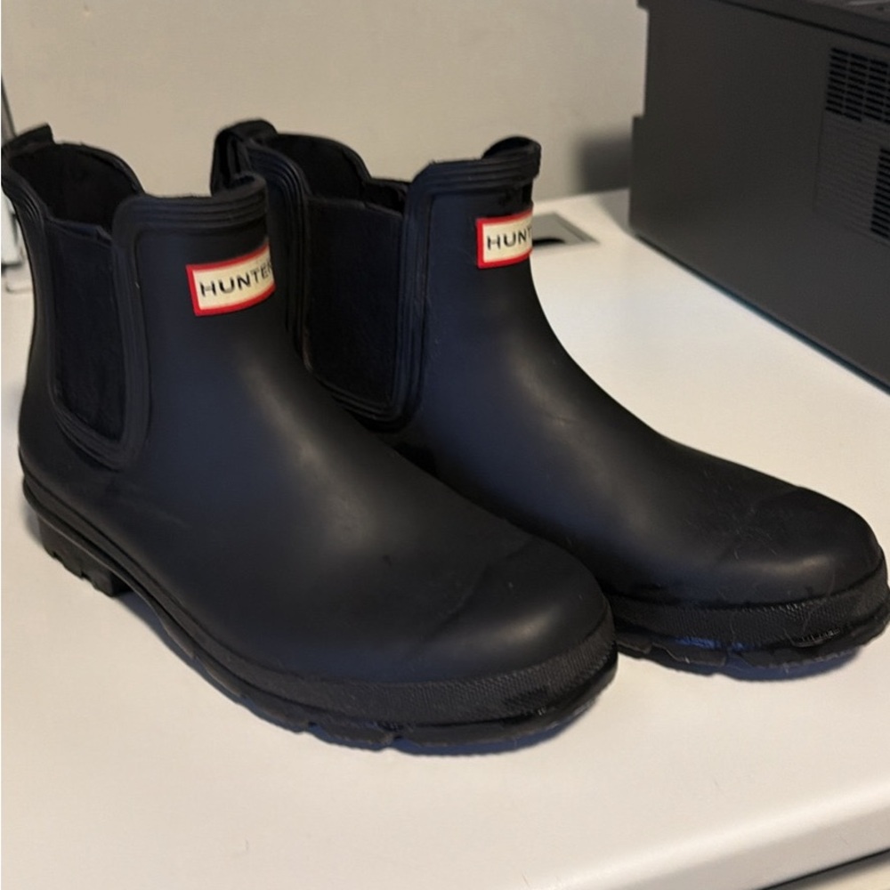 Hunter Original Chelsea Black Boots, size 10 - Picture 2 of 3